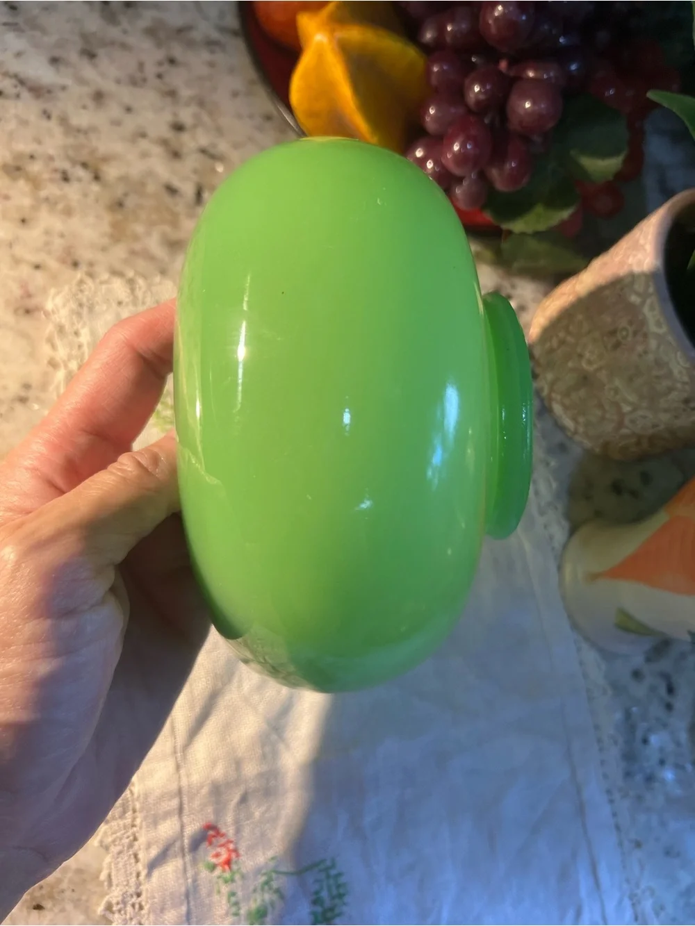 Vintage Green Glass Accent Vase. Price reflects it is like new - Picture 6 of 9